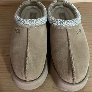 Women’s UGG Tazz